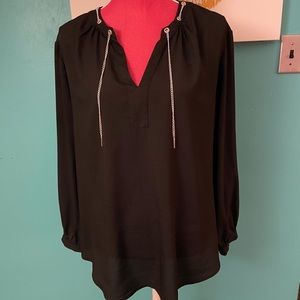 ⬛️BLACK BLOUSE WITH CHAIN 💕